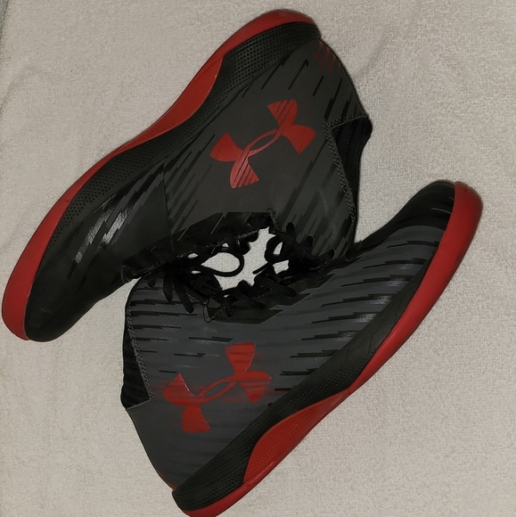 Women's Size 10.5 Under Armour Black Leather HighTop Basketball Shoes-Court Only - Picture 14 of 14